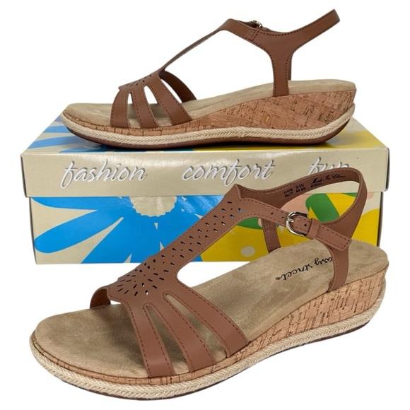 easy street Shoes - Easy Street Dorinda Tan Faux Leather Womens Sandals Size 8W